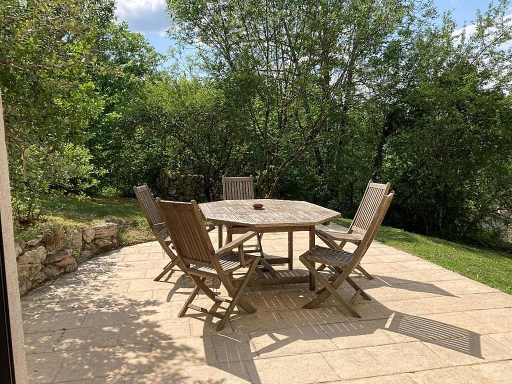 Location Gite Entre Cahors Et St Cirq Lapopie Arcambal Esterno foto
